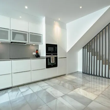 Amazing 2 Bedroom In Jardines Fuentes 马尔韦利亚