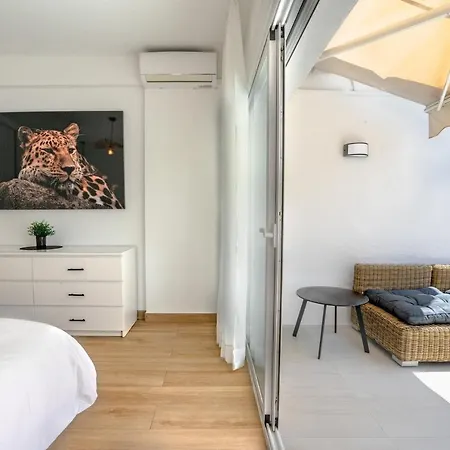 Amazing 2 Bedroom In Jardines Fuentes 马尔韦利亚
