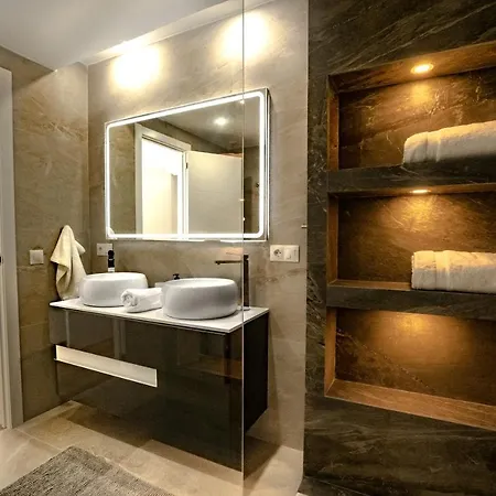 Amazing 2 Bedroom In Jardines Fuentes