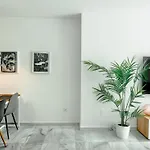 Amazing 2 Bedroom In Jardines Fuentes