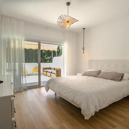 Amazing 2 Bedroom In Jardines Fuentes מארבלה
