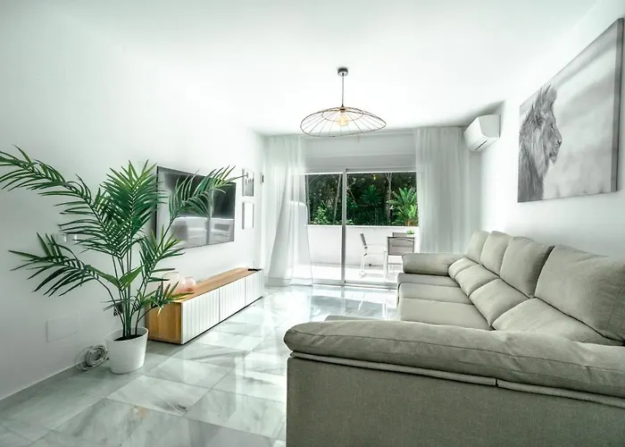 Amazing 2 Bedroom In Jardines Fuentes شقة ماربيا