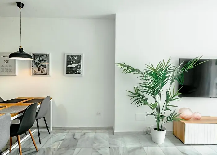 Amazing 2 Bedroom In Jardines Fuentes