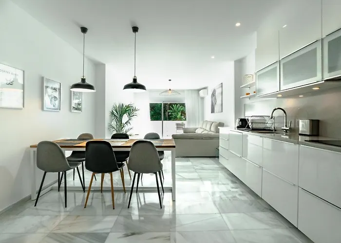 Amazing 2 Bedroom In Jardines Fuentes شقة ماربيا