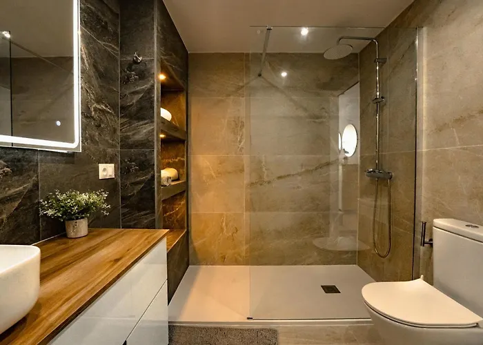 Amazing 2 Bedroom In Jardines Fuentes *